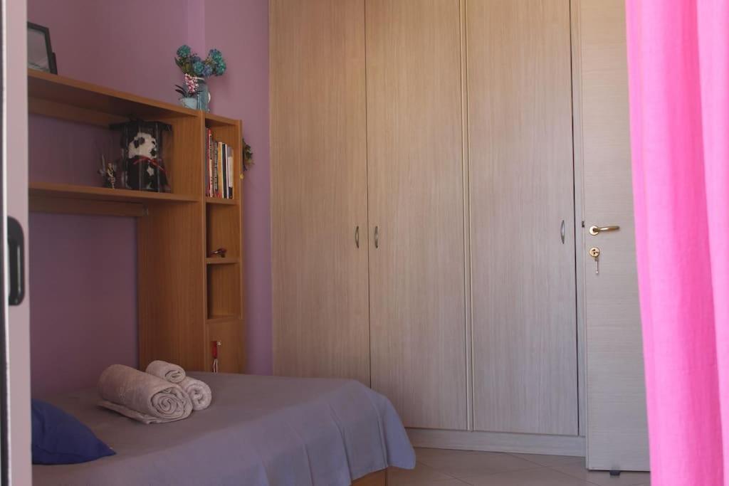 Maria'S Airport Apartment Koropí Kültér fotó